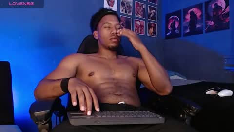 Snapshot of andrew_hoult chatting on December 17, 2025, 11:11 pm Andrew online show from December 17, 2025, 11:11 pm