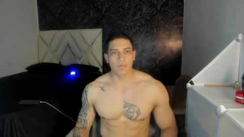 andrew_jhones online show from June 3, 2026, 5:21 am