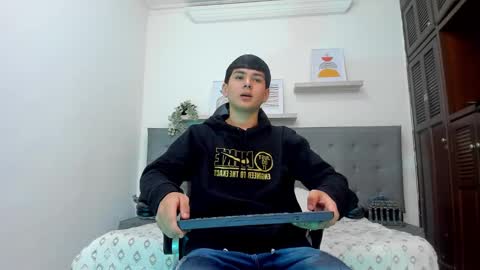 andrew restrepo online show from March 4, 2026, 3:40 pm