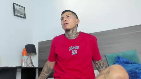 andrew_sanders69 online show from November 8, 2025, 3:07 am