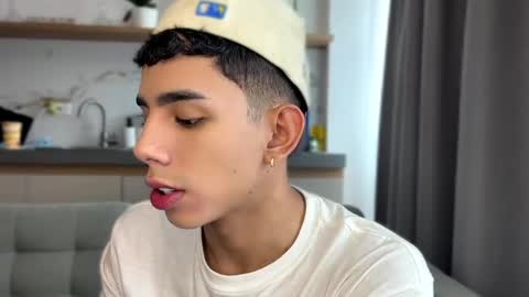 Andrew M. online show from April 19, 2026, 9:39 pm