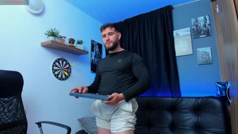 Snapshot of andrewdiaz_ chatting on February 5, 2025, 2:08 am Andrew Diaz online show from February 5, 2025, 2:08 am