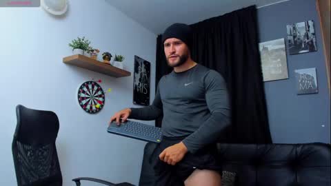 Snapshot of andrewdiaz_ chatting on February 18, 2025, 3:31 am Andrew Diaz online show from February 18, 2025, 3:31 am