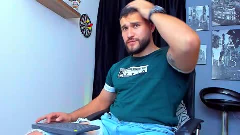 Snapshot of andrewdiaz_ chatting on October 20, 2025, 6:14 am Andrew Diaz online show from October 20, 2025, 6:14 am