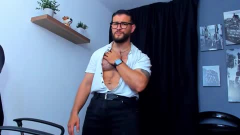 Snapshot of andrewdiaz_ chatting on October 31, 2025, 4:57 am Andrew Diaz online show from October 31, 2025, 4:57 am