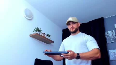 Snapshot of andrewdiaz_ chatting on November 16, 2025, 10:10 am Andrew Diaz online show from November 16, 2025, 10:10 am