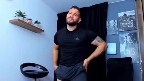 Snapshot of andrewdiaz_ chatting on November 21, 2025, 6:45 am Andrew Diaz online show from November 21, 2025, 6:45 am