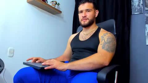 Snapshot of andrewdiaz_ chatting on December 22, 2025, 8:00 am Andrew Diaz online show from December 22, 2025, 8:00 am