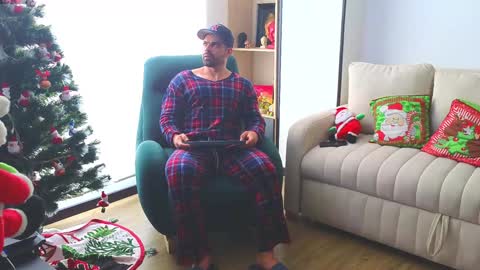 Andrew online show from December 28, 2024, 2:10 pm