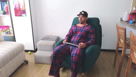 Andrew online show from September 10, 2025, 1:33 pm