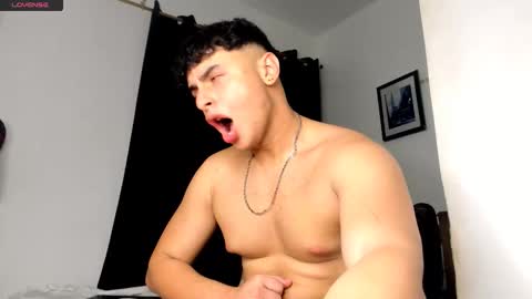 Snapshot of andrewlamar77 chatting on March 10, 2026, 12:26 am Andrewlamar21 online show from March 10, 2026, 12:26 am