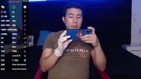 andrewmhilton_ online show from January 12, 2025, 1:32 am