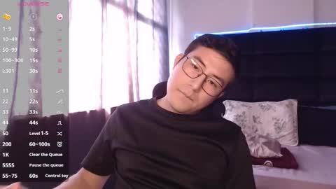 andrewmhilton_ online show from November 17, 2025, 7:08 pm