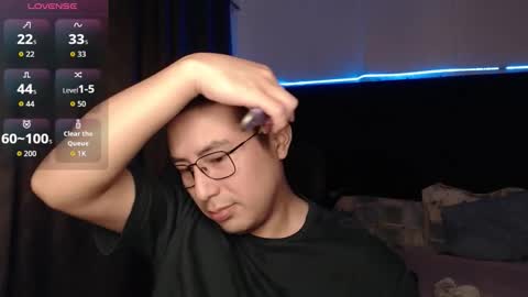 andrewmhilton_ online show from December 15, 2025, 6:17 am