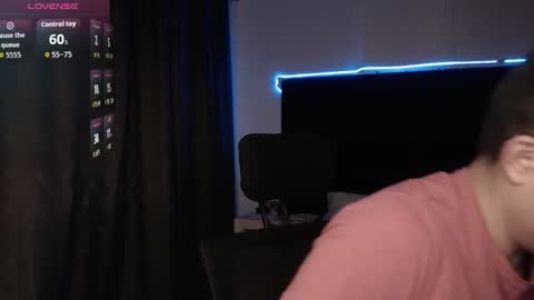 andrewmhilton_ online show from December 22, 2025, 7:27 am