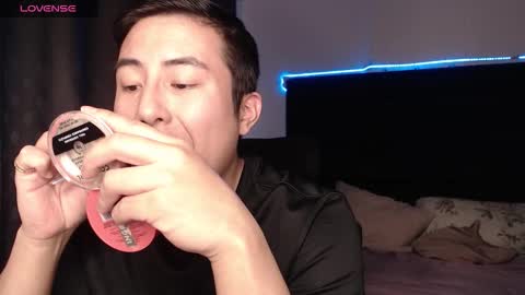 andrewmhilton_ online show from January 11, 2026, 6:40 am