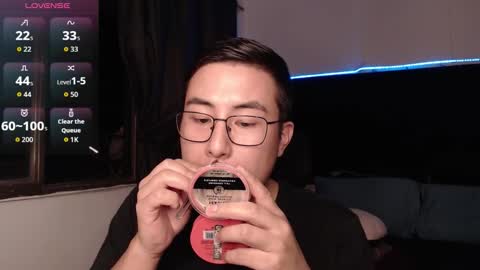 andrewmhilton_ online show from February 9, 2026, 6:06 am