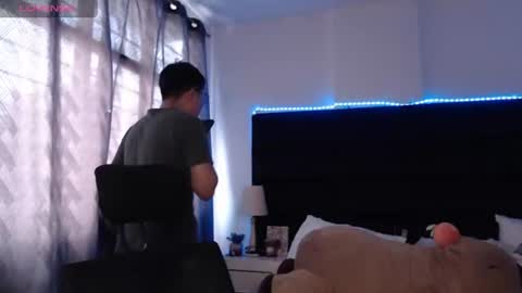 Snapshot of andrewmhilton_ chatting on June 16, 2026, 6:43 pm andrewmhilton_ online show from June 16, 2026, 6:43 pm