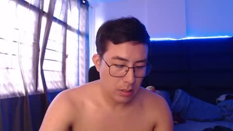 Snapshot of andrewmhilton_ chatting on July 20, 2026, 9:39 pm andrewmhilton_ online show from July 20, 2026, 9:39 pm
