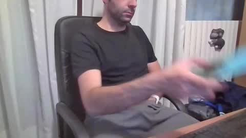 andrewpc192 online show from November 5, 2025, 10:43 pm