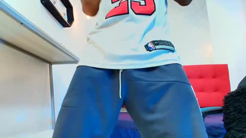   online show from September 16, 2025, 8:21 pm