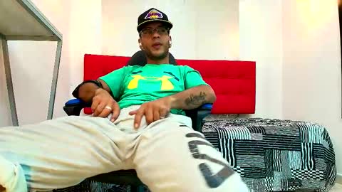   online show from September 26, 2025, 8:24 pm