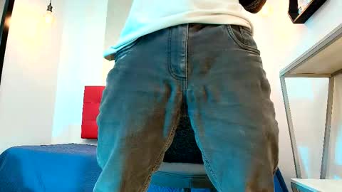   online show from October 8, 2025, 8:39 pm