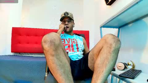   online show from October 9, 2025, 7:56 pm