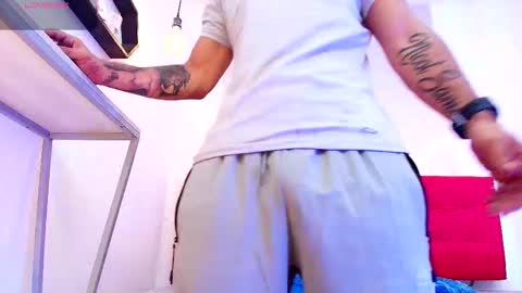   online show from October 31, 2025, 9:16 pm