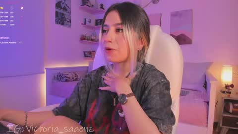 Snapshot of andromeedaa_ chatting on May 8, 2026, 3:39 pm Victoria Senz online show from May 8, 2026, 3:39 pm
