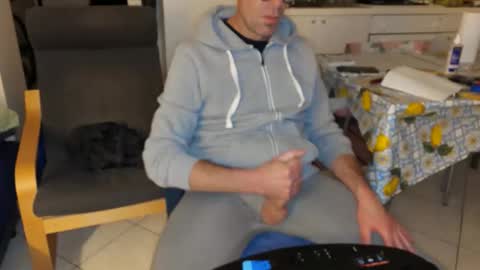 Snapshot of androx77 chatting on January 12, 2026, 9:20 pm androx77 online show from January 12, 2026, 9:20 pm