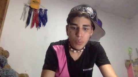 andryt31135 online show from May 18, 2026, 4:29 am