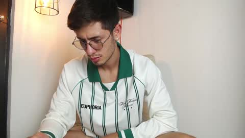 andy_collins__ online show from April 10, 2026, 3:01 am