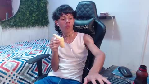 andy_dan1 online show from December 4, 2024, 3:21 pm