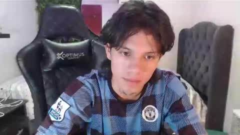 andy_dan1 online show from January 9, 2025, 5:33 pm