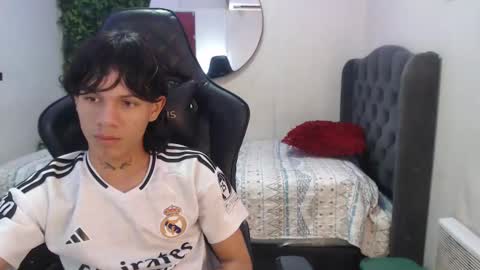 andy_dan1 online show from January 14, 2025, 12:35 pm