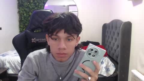 andy_dan1 online show from March 10, 2025, 1:32 pm