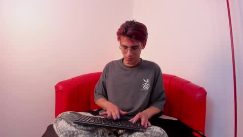 andy_dluxe online show from May 11, 2026, 12:00 pm