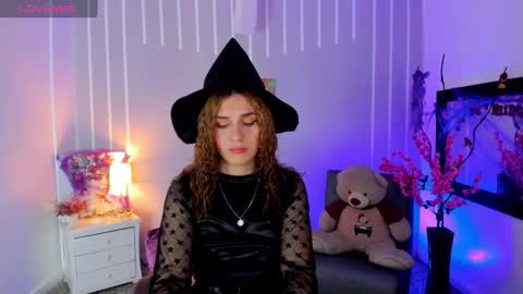 Andrea online show from October 31, 2025, 1:56 pm