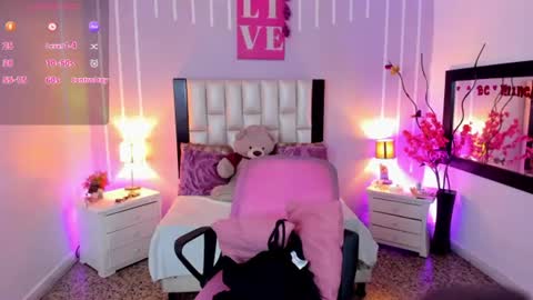 Snapshot of andy_gamboa chatting on July 1, 2026, 12:40 pm Andrea online show from July 1, 2026, 12:40 pm