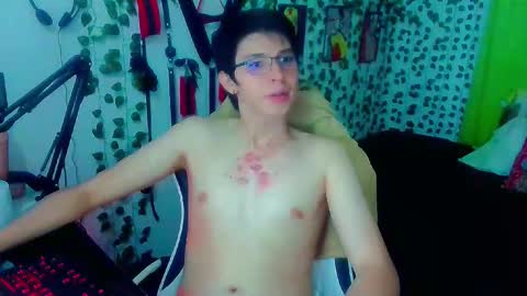 Snapshot of andy_gray01 chatting on January 11, 2026, 12:21 pm Andy Gray online show from January 11, 2026, 12:21 pm