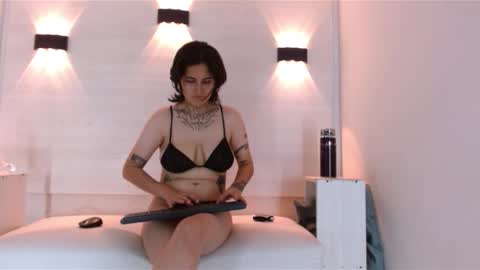 Andy Look online show from September 22, 2025, 4:25 am