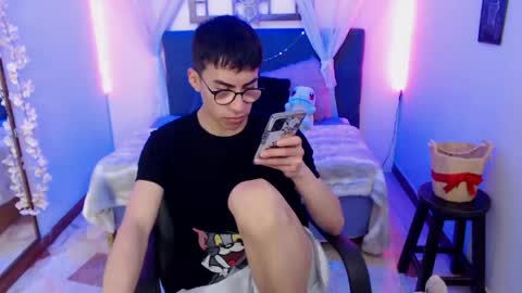 Andy online show from April 19, 2026, 4:01 am