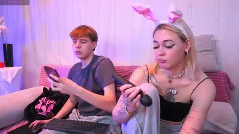 Mandy and Andy online show from October 17, 2025, 7:27 pm