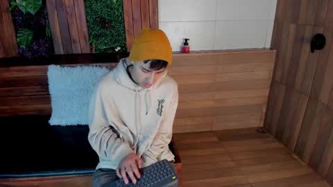 Andy Joy  online show from March 6, 2025, 11:03 am