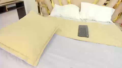 andyxibrat online show from September 12, 2025, 10:54 pm