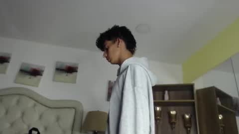 andyxibrat online show from April 21, 2026, 1:42 am