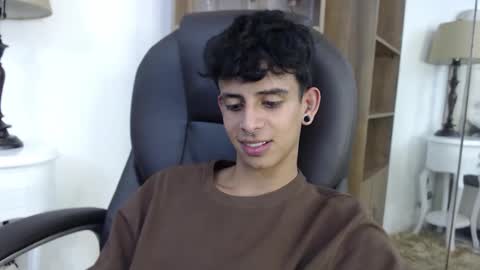 andyxibrat online show from April 21, 2026, 10:23 pm