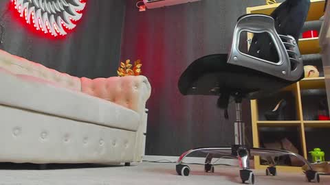 Anne online show from February 7, 2025, 9:48 pm