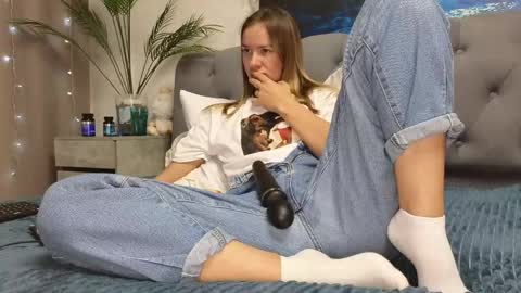 Snapshot of ange1ok chatting on May 5, 2026, 3:20 pm ange1ok online show from May 5, 2026, 3:20 pm